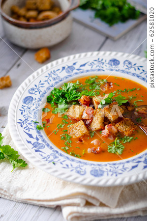 Delicious goulash soup Delicious goulash soup 62581020