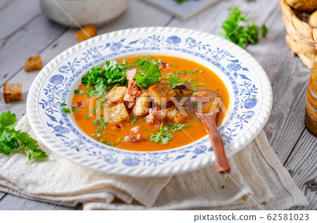 Delicious goulash soup Delicious goulash soup 62581023
