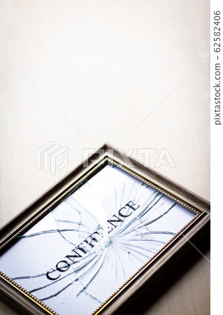 CONFIDENCE Confidence Confidence Confidence 62582406