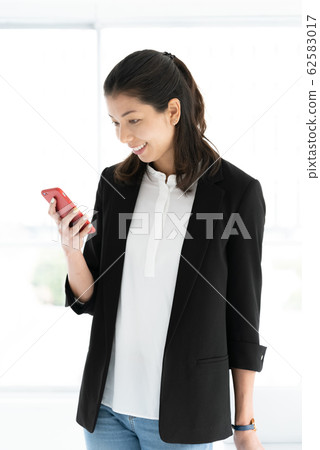 婦女全球業務 62583017