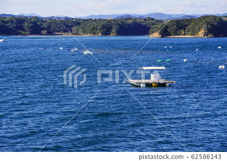 Ago Bay scenery seen from a sightseeing boat Ago Bay scenery seen from a sightseeing boat 62586143