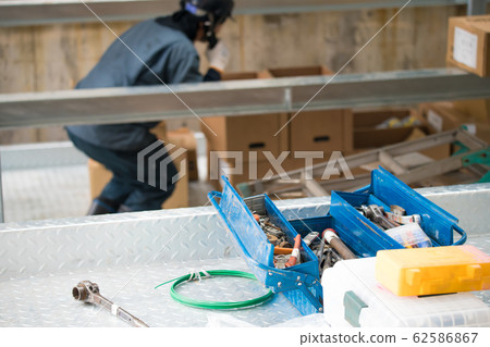 [Multi-level parking lot renovation] 62586867
