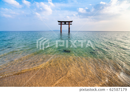 滋賀縣白羽神社的大鳥居湖 滋賀縣白羽神社的大鳥居湖 62587179