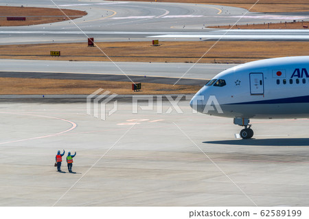 Ground handling and airplane Ground handling and airplane 62589199