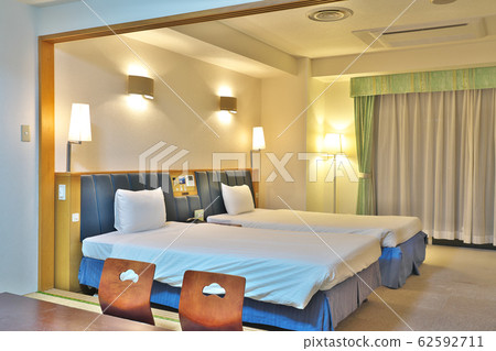 [Hotel bedroom image] 62592711