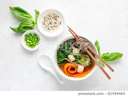 Bok choy and tofu vegetarian udon noodles soup, Bok choy and tofu vegetarian udon noodles soup, 62594464