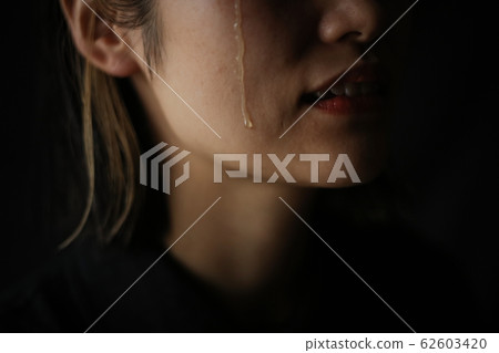 流淚的女人 流淚的女人 62603420