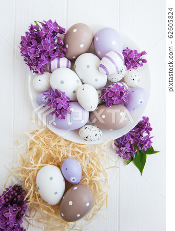 Plate with easter eggs Plate with easter eggs 62605824