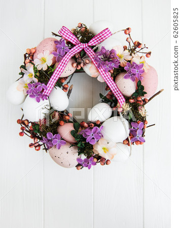 Easter holiday wreath Easter holiday wreath 62605825
