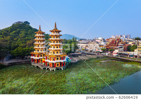 Dragon and Tiger Pagodas in Kaohsiung, Taiwan. 62606419