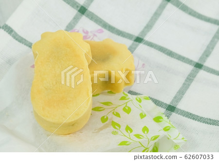 Delicious Taiwanese Pineapple Pies with Paper 62607033