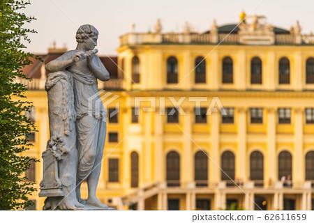 Schonbrunn Palace in Vienna Schonbrunn Palace in Vienna 62611659