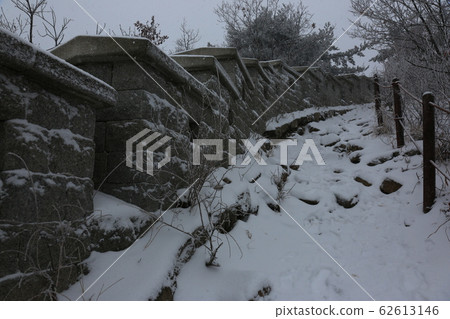 國立公園、北漢山、堡壘路、雪景 國立公園、北漢山、堡壘路、雪景 62613146