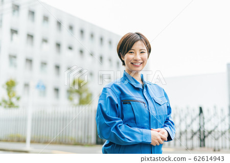 工廠製造女性 62614943