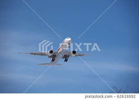 Blue sky and government aircraft Blue sky and government aircraft 62618892