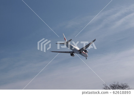 Airplane flying blue sky Airplane flying blue sky 62618893