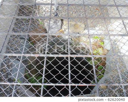 筱山城遺址和Ninomaru宮殿遺址的一口大井``重要傳統建築的保護區''``國家指定歷史遺址'' 62620040