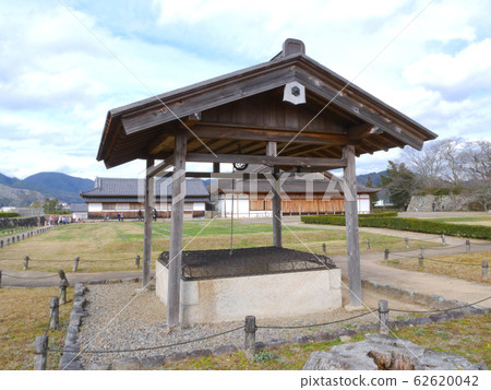 筱山城遺址和Ninomaru宮殿遺址的一口大井``重要傳統建築的保護區''``國家指定歷史遺址'' 筱山城遺址和Ninomaru宮殿遺址的一口大井``重要傳統建築的保護區''``國家指定歷史遺址'' 62620042