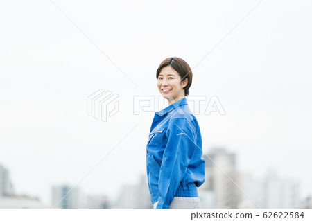 Construction factory woman Construction factory woman 62622584