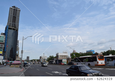 在台北總台前面的台灣都市風景 62624319