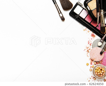 Set of decorative cosmetics 62624850