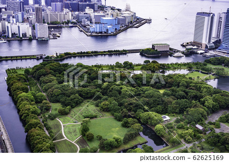 (Tokyo) Tokyo cityscape Hamarikyu Gardens, Harumi area 62625169