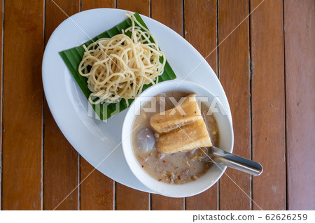 Burmese cold noodle soup 62626259