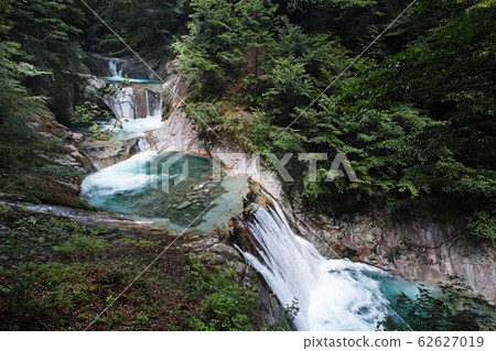 Yamanashi / Nishizawa Gorge Nanatsugama Five-Dog Waterfall 62627019