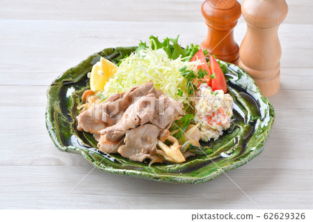 生薑烤豬肉，耐力烤豬肉，蔬菜炒肉，烤肉。 62629326