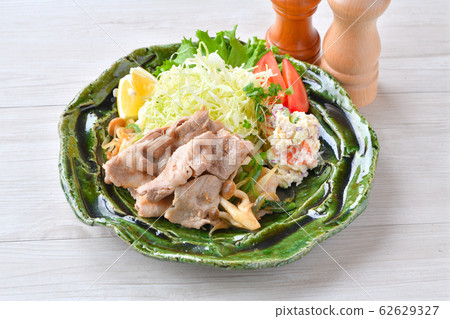 生薑烤豬肉，耐力烤豬肉，蔬菜炒肉，烤肉。 62629327