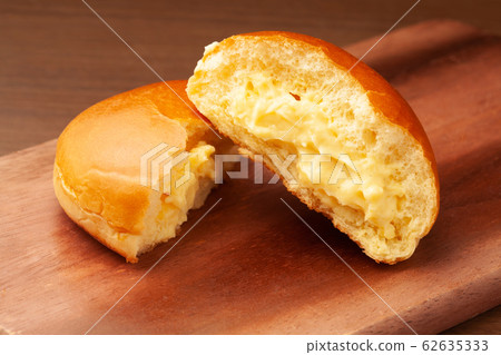 Cream bread Cream bread 62635333
