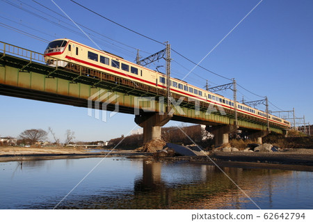 Seibu Ikebukuro Line Limited Express (Red Arrow Classic) Seibu Ikebukuro Line Limited Express (Red Arrow Classic) 62642794