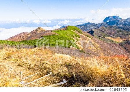 秋天的Hi山攀登（從Hi山眺望天狗的花園和妙高山） 62645895