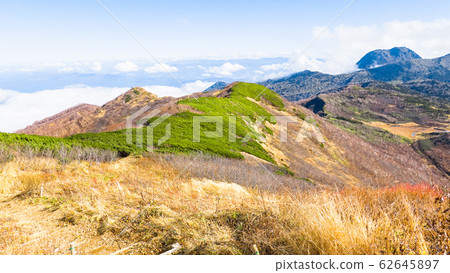 秋天的Hi山攀登（從Hi山眺望天狗的花園和妙高山） 62645897