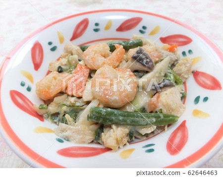 Stir-fried mayonnaise with shrimp, kidney beans and eryngii Stir-fried mayonnaise with shrimp, kidney beans and eryngii 62646463