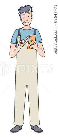 Fishmonger using smartphone 62647473