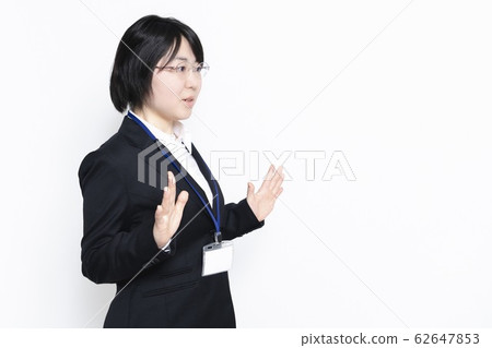 一個女人會感到驚訝 62647853