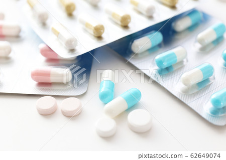 Medical image drinking medicine 62649074