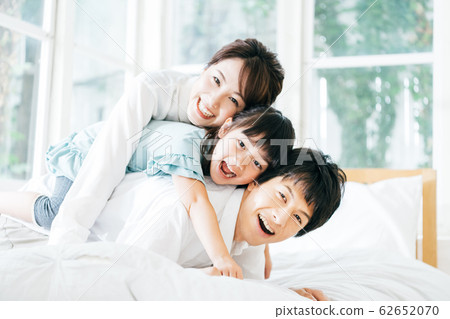 Family young Family young 62652070