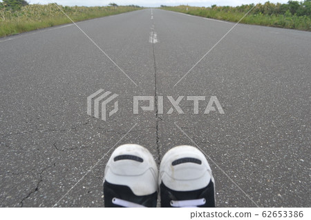 Road and feet Road and feet 62653386