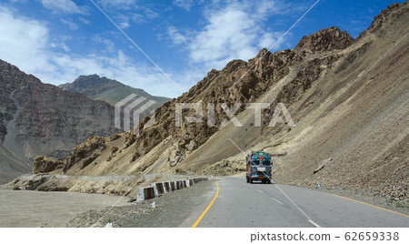 Mountain road of Ladakh, Northern India 62659338