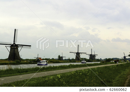 World Heritage Site in the Netherlands Mill Network at Kinderdijk-Elshout World Heritage Site in the Netherlands Mill Network at Kinderdijk-Elshout 62660062