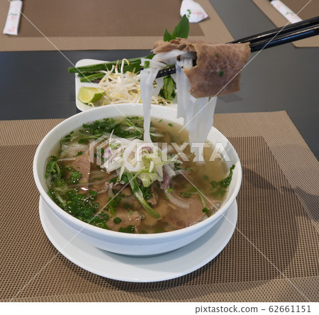 Traditional Vietnamese noodle soups (Pho Bo) 62661151