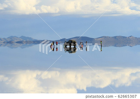 Uyuni salt lake   62665307