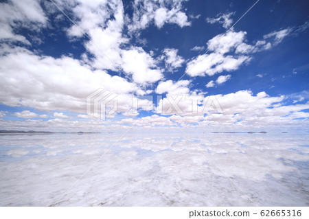 Uyuni salt lake   62665316