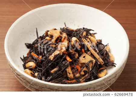 simmered hijiki  62669478