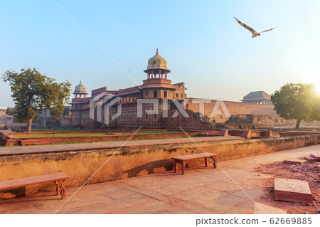 Red Fort of Agra courtyard, sunrise view, India 62669885