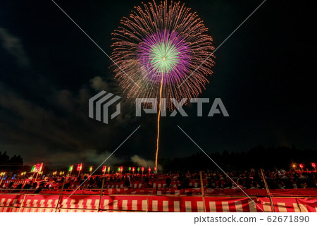 Katakai Fireworks Asahara Shrine Fall Festival Big Offering Fireworks `` Shakutama '' Katakai, Ojiya City, Niigata Prefecture Katakai Fireworks Asahara Shrine Fall Festival Big Offering Fireworks `` Shakutama '' Katakai, Ojiya City, Niigata Prefecture 62671890