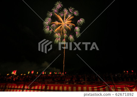 Katakai Fireworks Asahara Shrine Fall Festival Big Offering Fireworks `` Shakutama '' Katakai, Ojiya City, Niigata Prefecture Katakai Fireworks Asahara Shrine Fall Festival Big Offering Fireworks `` Shakutama '' Katakai, Ojiya City, Niigata Prefecture 62671892