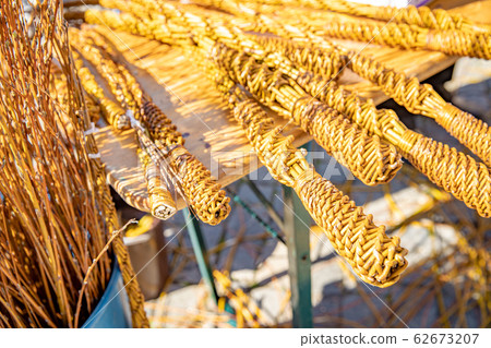 production of Easter whips on the traditional market 62673207